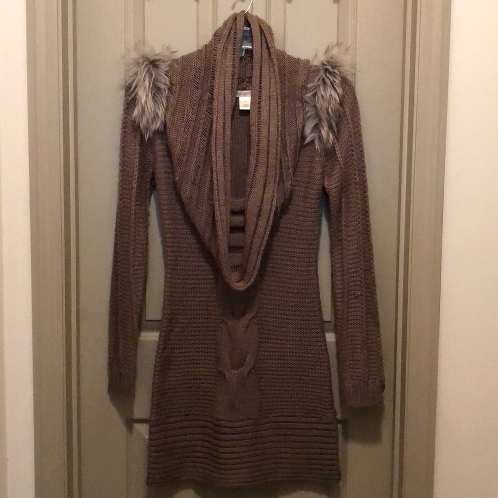 Sweater with fur